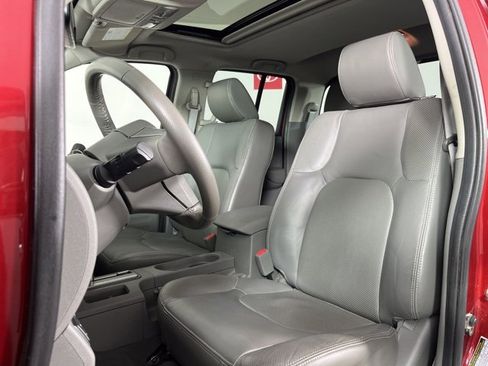 Used 2019 Nissan Frontier SL image 4