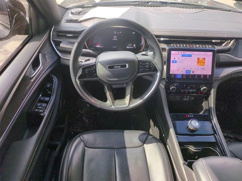 Used 2022 Jeep Grand Cherokee Overland image 18