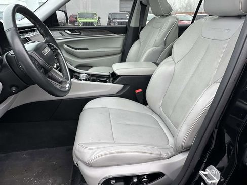 Used 2022 Jeep Grand Cherokee Overland image 19