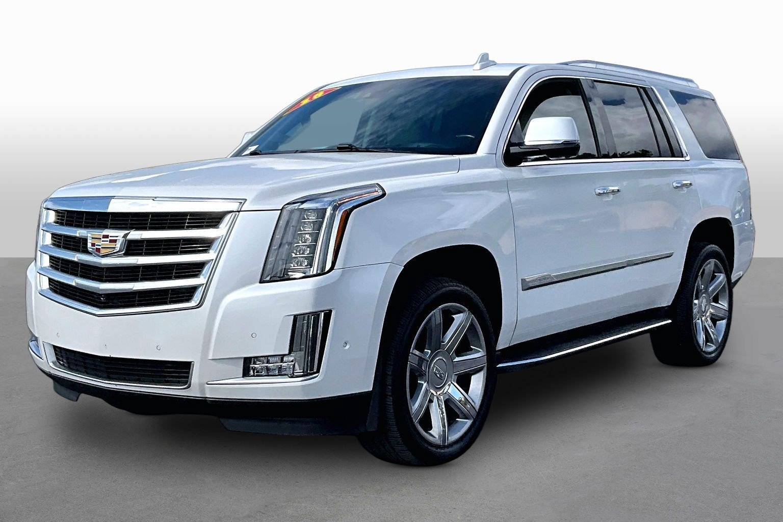 Used 2018 Cadillac Escalade Luxury AWD/4WD image 1