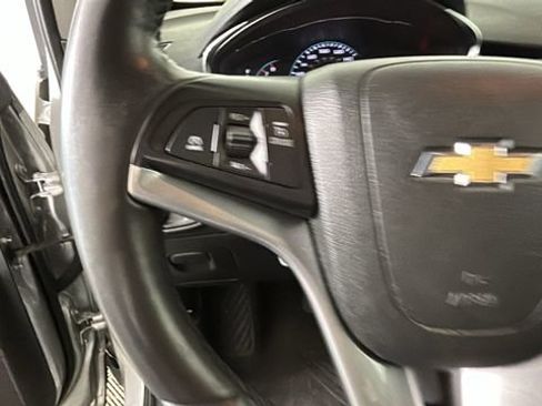 Used 2017 Chevrolet Trax LT w/ LT Convenience Package FWD image 16