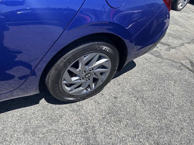 Certified 2024 Hyundai Elantra SEL FWD image 11