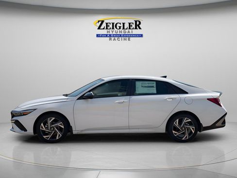 New 2025 Hyundai Elantra Sport FWD image 4