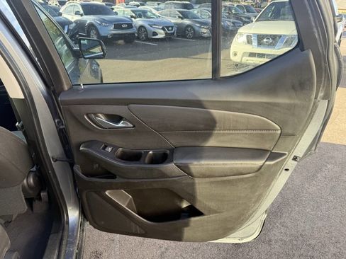 Used 2018 Chevrolet Traverse LS image 16