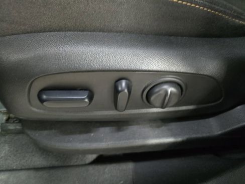 Used 2020 Chevrolet Equinox LT w/ Driver Convenience Package image 29