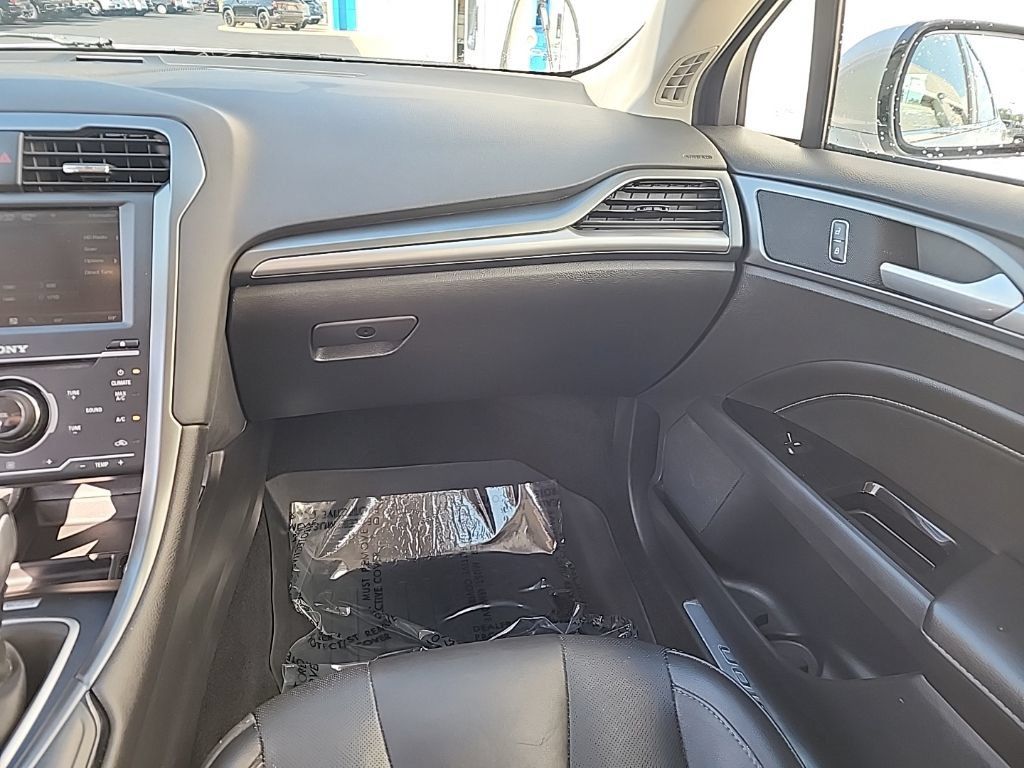Used 2014 Ford Fusion Titanium FWD image 22