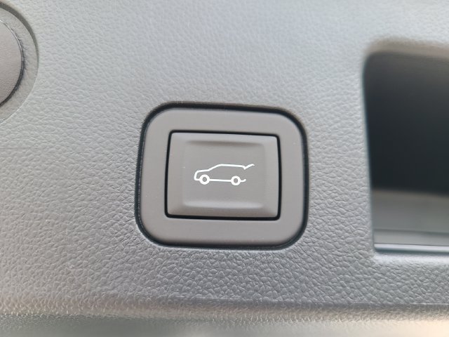 New 2027 Chevrolet Equinox LT w/ Convenience Package II FWD image 11