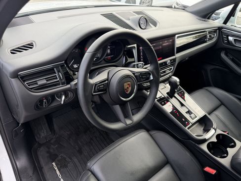 Used 2023 Porsche Macan S image 13
