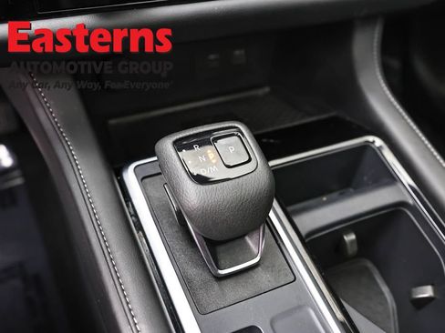 Used 2025 Nissan Pathfinder SL w/ SL Premium Package AWD/4WD image 13