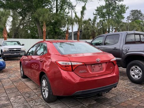 Used 2015 Toyota Corolla LE FWD image 4