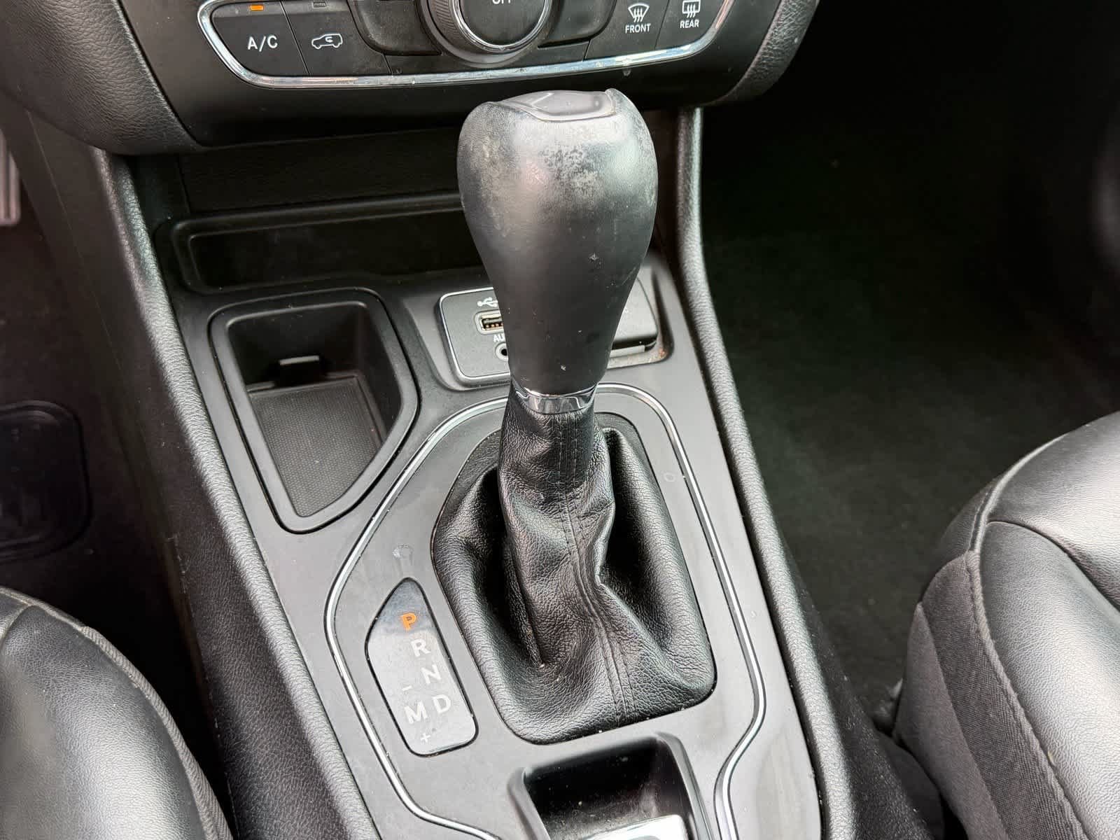 Used 2020 Jeep Cherokee Latitude Plus FWD image 12