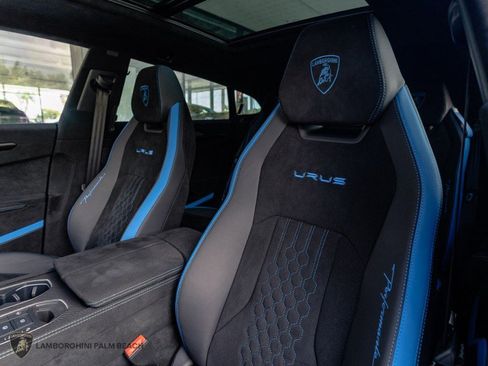 Used 2024 Lamborghini Urus Performante AWD/4WD image 23