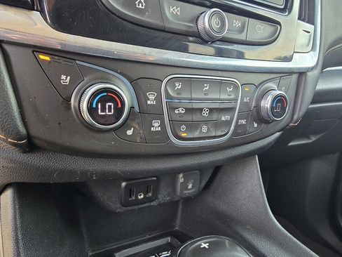 Used 2019 Chevrolet Traverse Premier w/ Driver Confidence II Package image 22