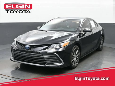 Used 2022 Toyota Camry XLE FWD image 1