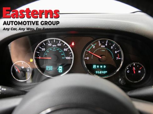 Used 2017 Jeep Wrangler Unlimited Sahara w/ Dual Top Group AWD/4WD image 17