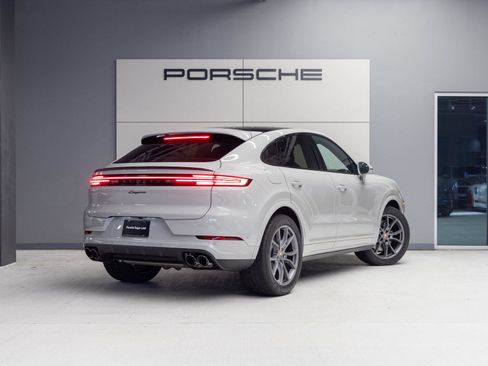 Certified 2026 Porsche Cayenne Coupe image 7