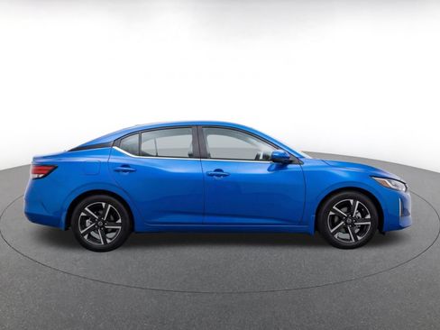Used 2025 Nissan Sentra SV FWD image 8