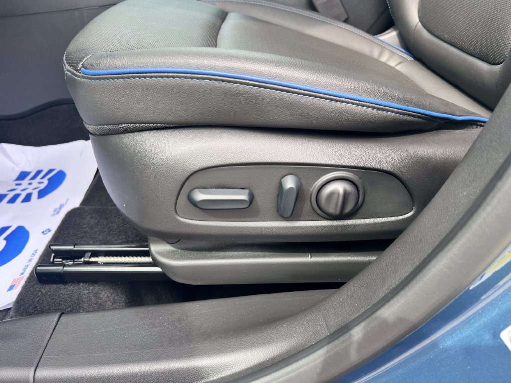 Used 2025 Buick Encore GX Sport Touring w/ Comfort Package FWD image 17
