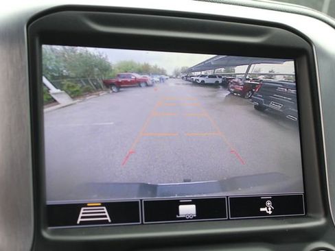 Used 2020 GMC Sierra 1500 SLT image 9