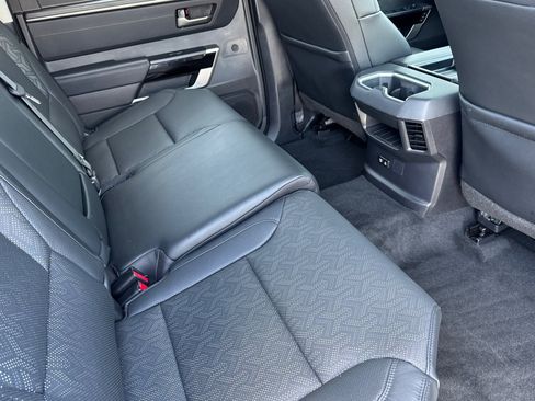Used 2024 Toyota Tundra Limited AWD/4WD image 31