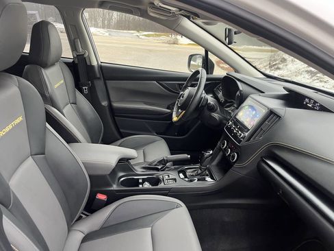 Used 2022 Subaru Crosstrek 2.5i Sport w/ Moonroof Package image 39