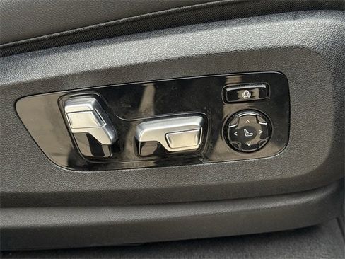 Used 2021 BMW X5 sDrive40i w/ Premium Package image 32