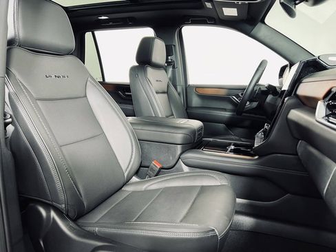 Used 2025 GMC Yukon Denali image 22