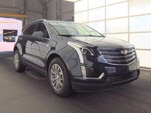 Used 2017 Cadillac XT5 Luxury w/ Driver Awareness Package FWD image 3