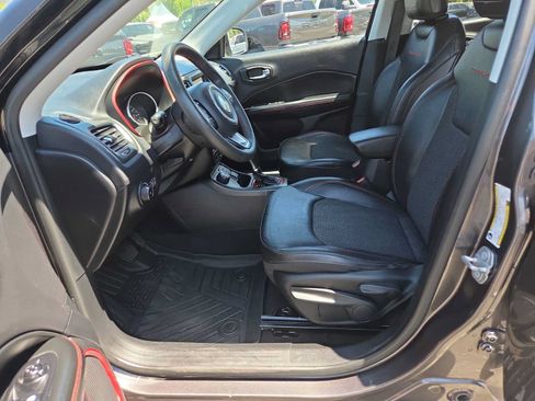 Used 2021 Jeep Compass Trailhawk AWD/4WD image 19