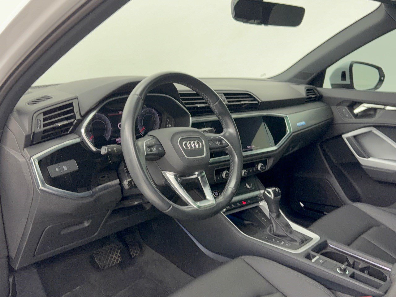 Used 2024 Audi Q3 2.0T Premium Plus AWD/4WD image 4