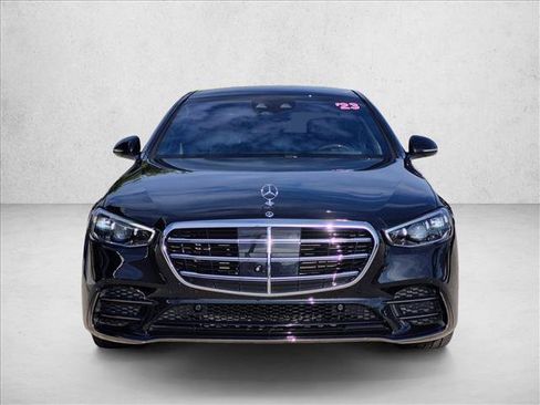 Used 2023 Mercedes-Benz S 500 4MATIC image 2