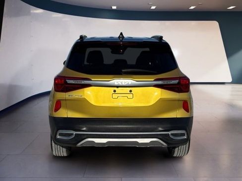 Certified 2022 Kia Seltos S image 4