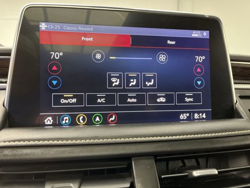 Used 2021 Chevrolet Suburban Premier w/ Premium Package AWD/4WD image 23