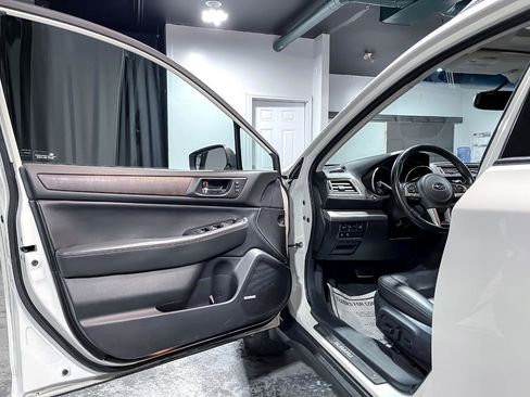 Used 2017 Subaru Outback 2.5i Limited image 12