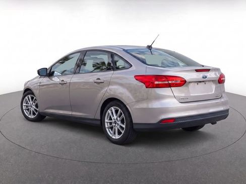 Used 2016 Ford Focus SE FWD image 3