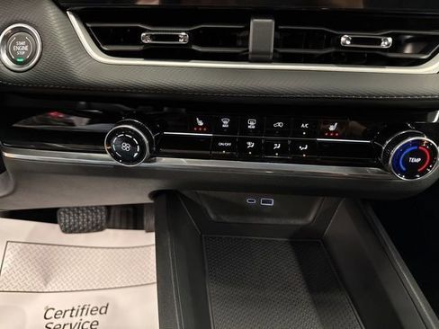 New 2026 Chevrolet Equinox LT AWD/4WD image 17