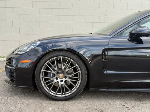 Used 2023 Porsche Panamera 4 Platinum Edition AWD/4WD image 5