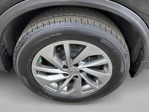 Used 2015 Nissan Rogue SL w/ SL Premium Package image 9