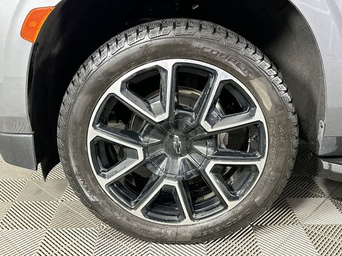 Used 2021 Chevrolet Tahoe RST w/ Luxury Package image 35