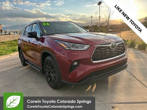 Used 2026 Toyota Highlander Limited AWD/4WD image 1