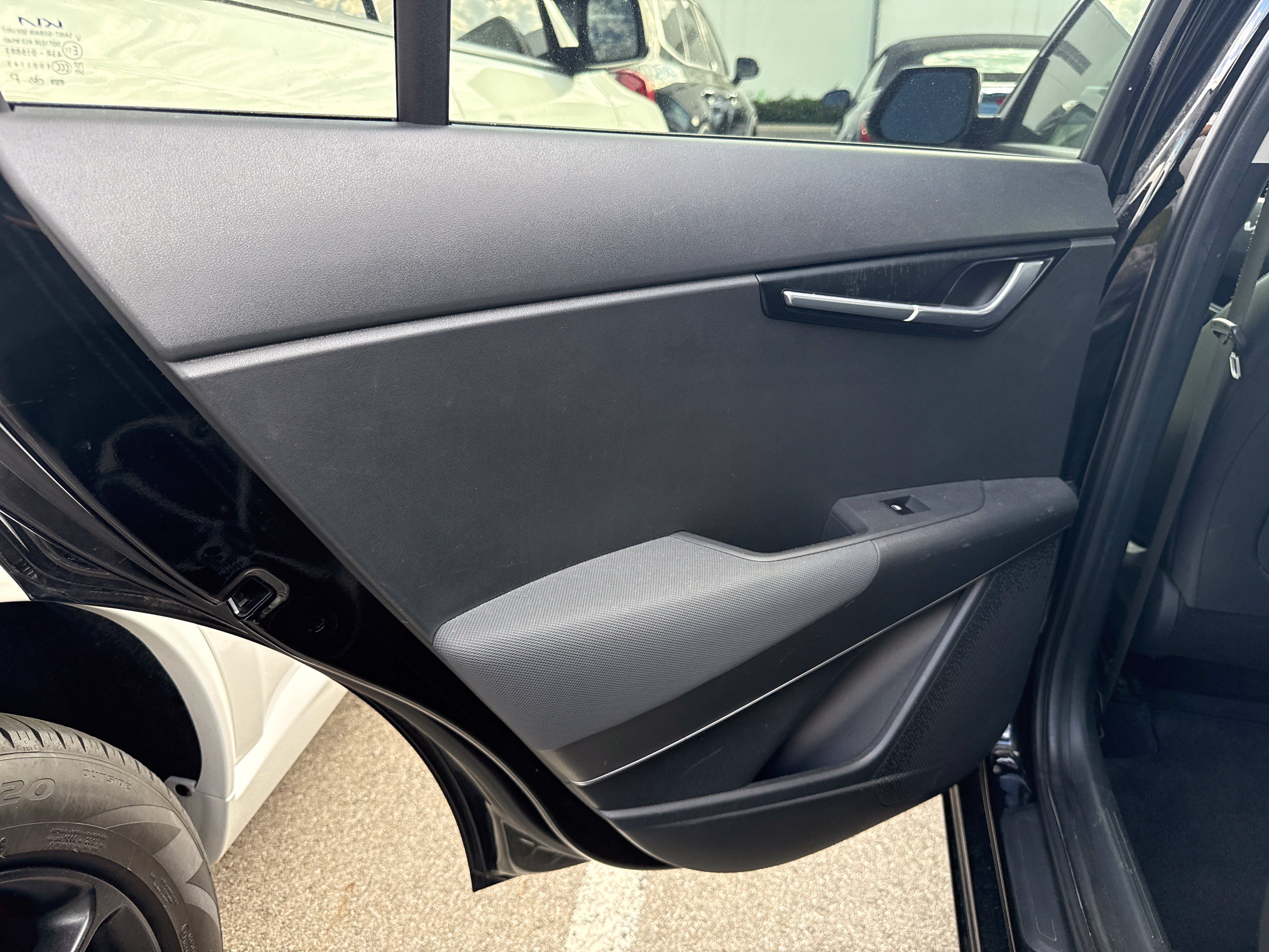 Used 2023 Kia Niro EX FWD image 16