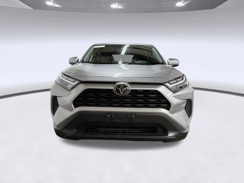 Used 2024 Toyota RAV4 LE FWD image 5