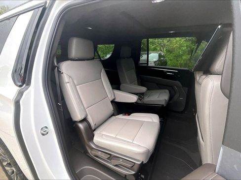 New 2026 Chevrolet Suburban Z71 w/ Z71 Off-Road Package AWD/4WD image 22