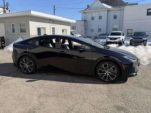 Used 2024 Toyota Prius XLE image 9