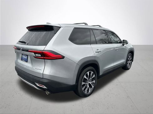 Used 2024 Toyota Grand Highlander AWD Hybrid image 7