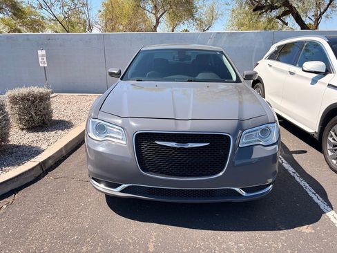Used 2019 Chrysler 300 Touring L w/ Quick Order Package 22F RWD image 3