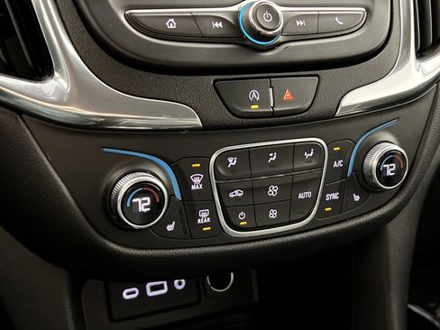 Used 2022 Chevrolet Equinox LT image 21