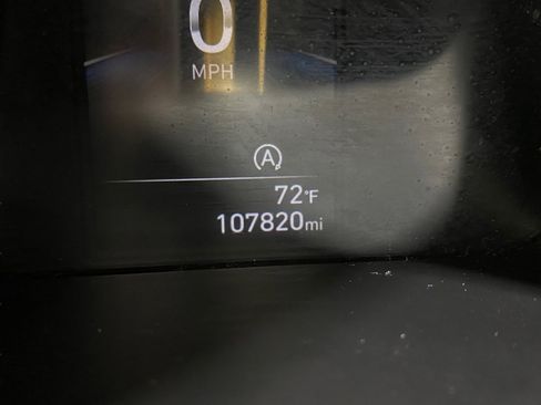 Used 2022 Hyundai Elantra SE image 11