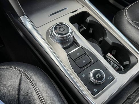 Used 2023 Ford Explorer Limited w/ Limited Technology Package AWD/4WD image 34