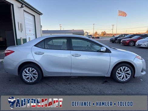 Used 2018 Toyota Corolla LE image 6